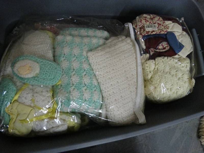 lot 3449 image: Lot of crochet blankets