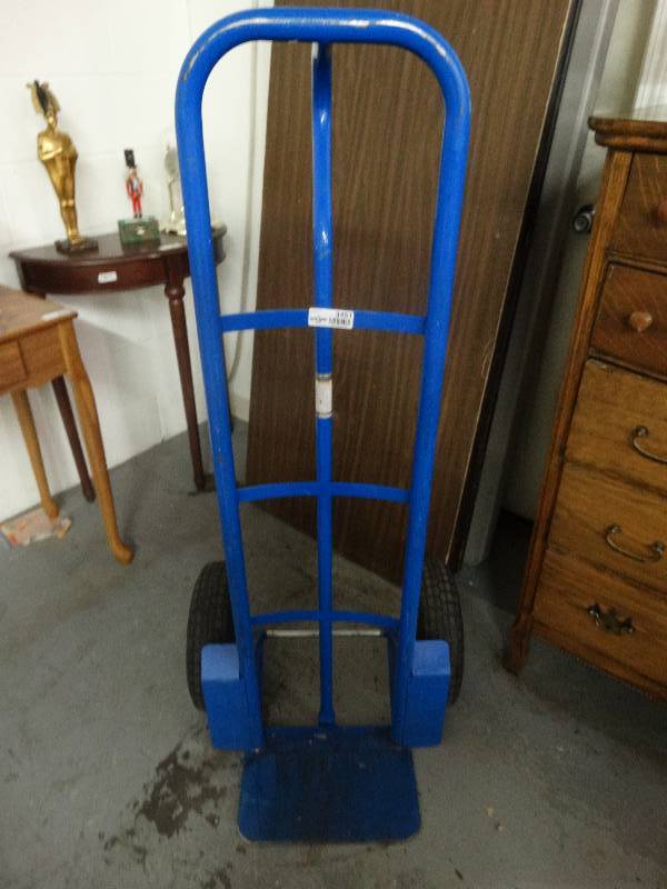 lot 3451 image: Big wheel 2 wheel dolly