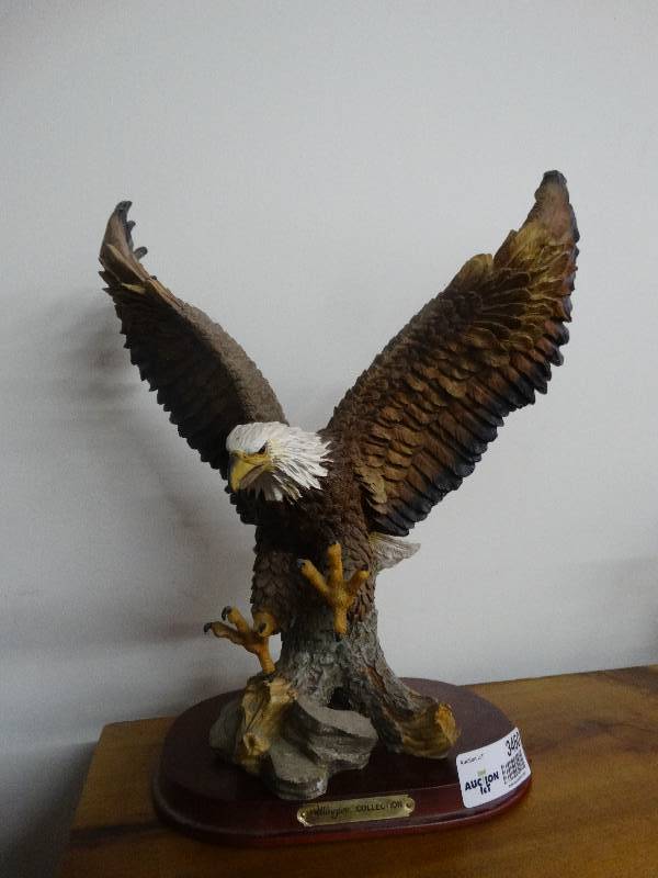 lot 3460 image: Lg Eagle statue
