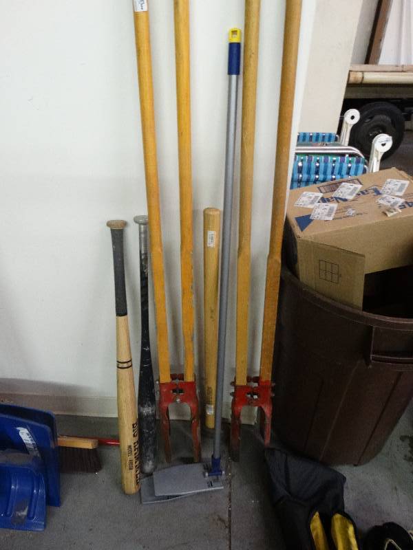 lot 3469 image: Sledge hammer 2 post hole diggers misc.