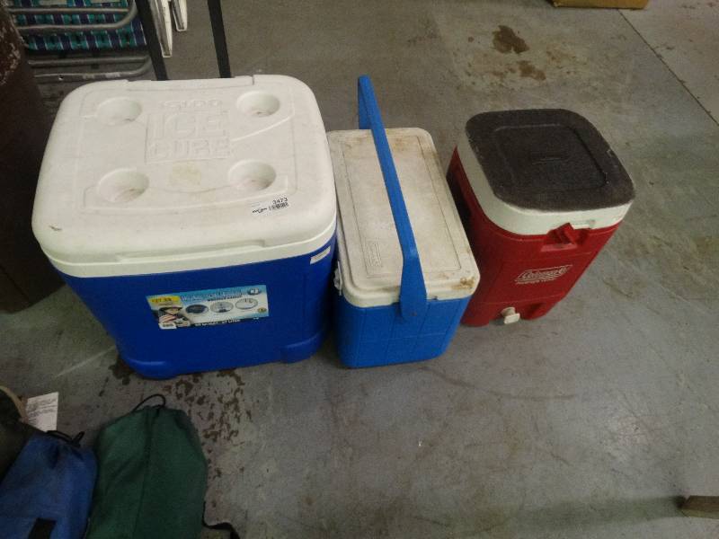 lot 3473 image: 3 coolers