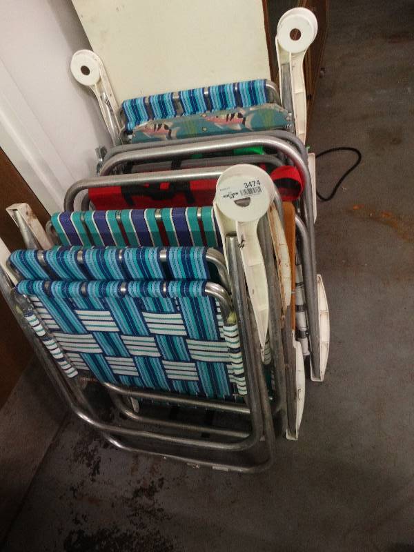 lot 3474 image: Lot of various lawn chairs