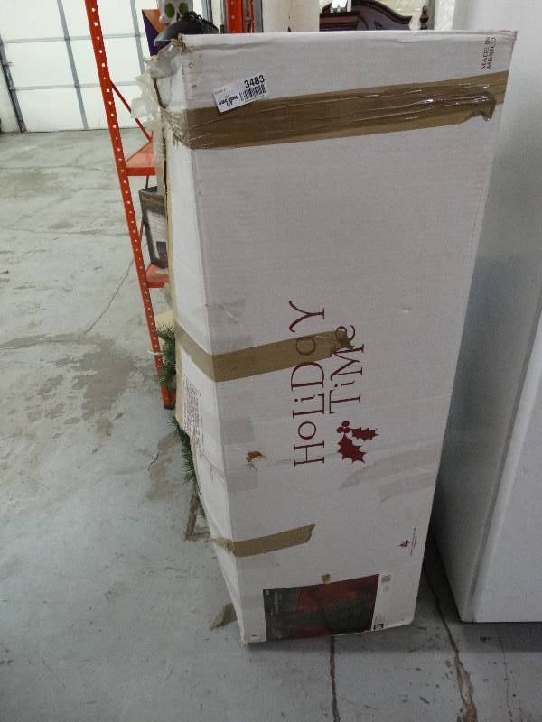 lot 3483 image: 7-12 ft green mountain Spruce Christmas tree in box