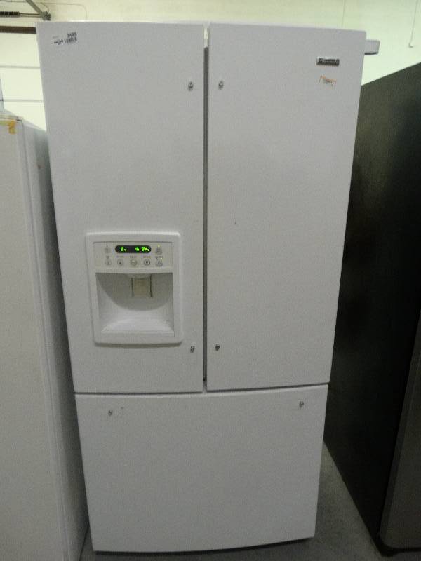 lot 3485 image: Kenmore french door refrigerator w bottom freezer- Ice & water in door
