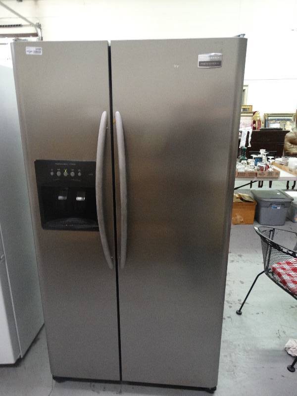 lot 3486 image: Frigidaire professional series stainless steel & black side x side refrigerator w ice & water in door