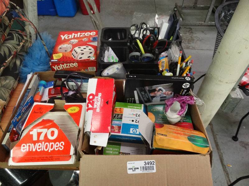 lot 3492 image: Lot of various office supplies