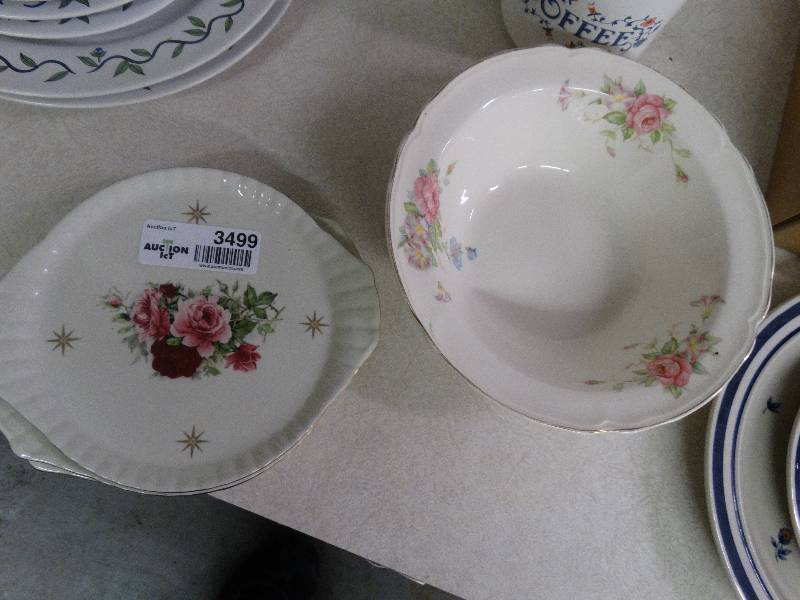 lot 3499 image: 4 pc decorative china