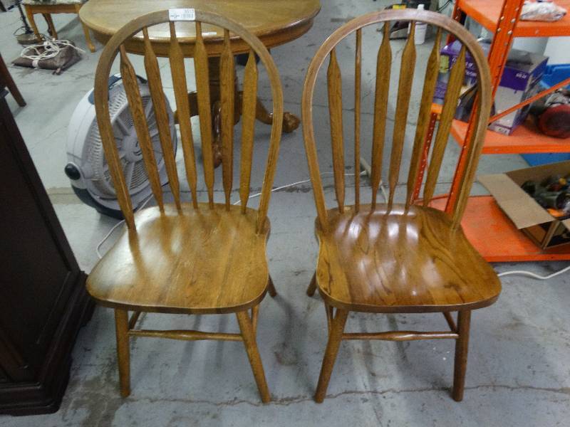 lot 3513 image: 2 oak dining chairs