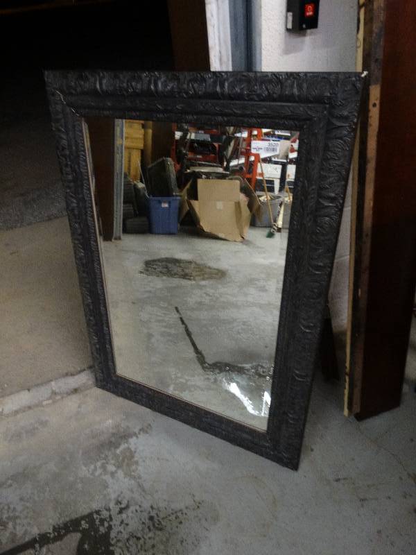 lot 3520 image: Framed wall mirror