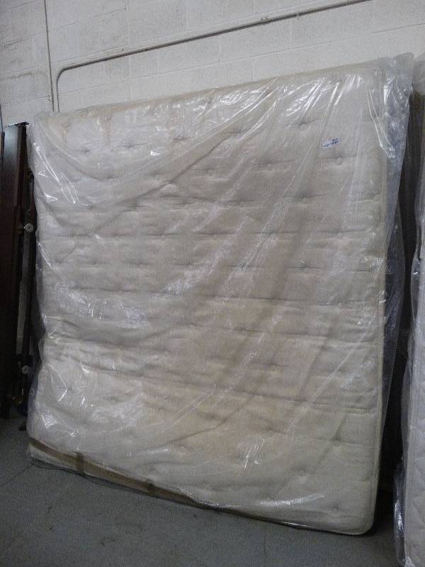 lot 3525 image: King Size Mattress & Box Springs.