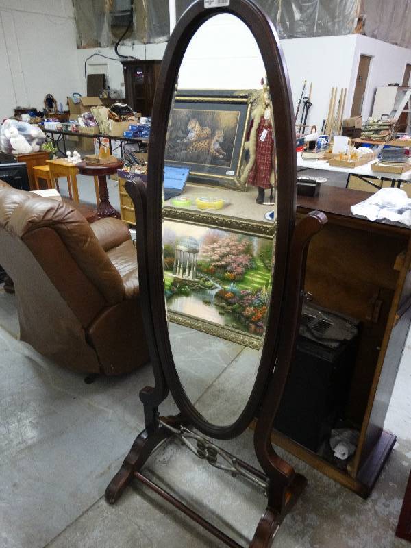 lot 3527 image: Wood Framed Oval Full Length Dressing Mirror.