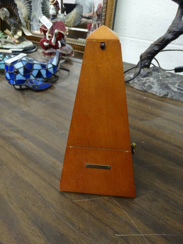 lot 3552 image: Vintage Seth Thomas Wood Case Metronome