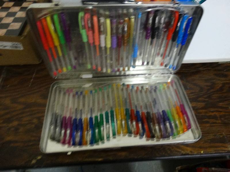 lot 3594 image: Set of Art Pens in Metal Case.