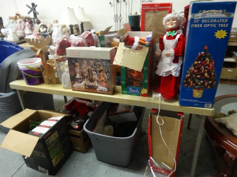lot 3599 image: Huge Lot of LIght up & Animated Christmas Decor, Ornaments, Etc.