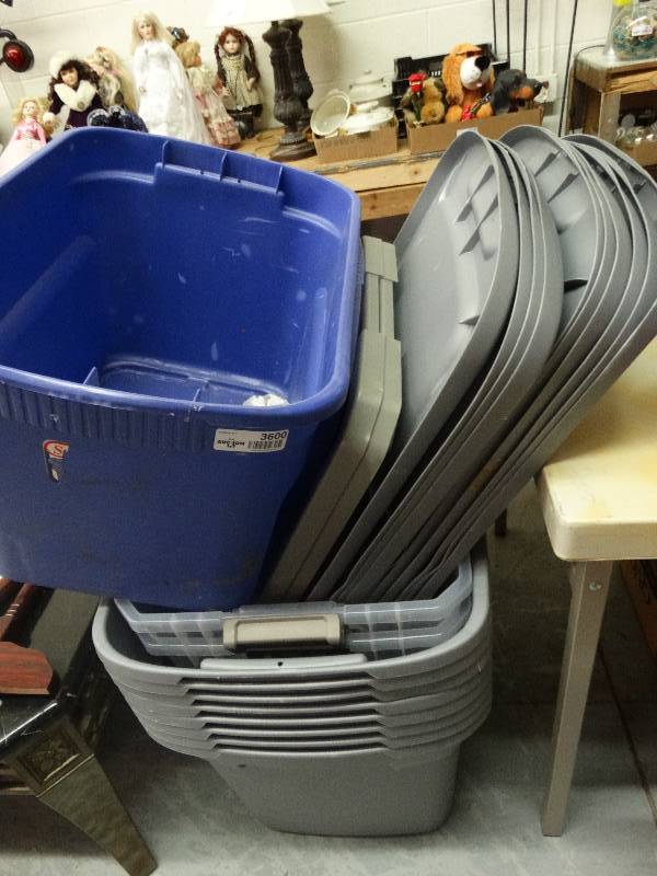 lot 3600 image: Large Lot of TotesTubs & Lids.