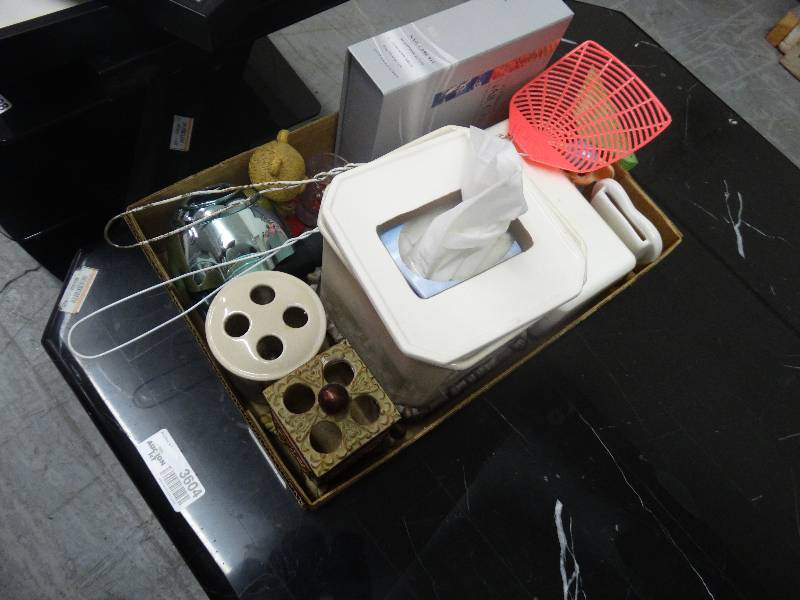lot 3603 image: Bathroom vanity set, Nail care Kit, Figurines, etc.