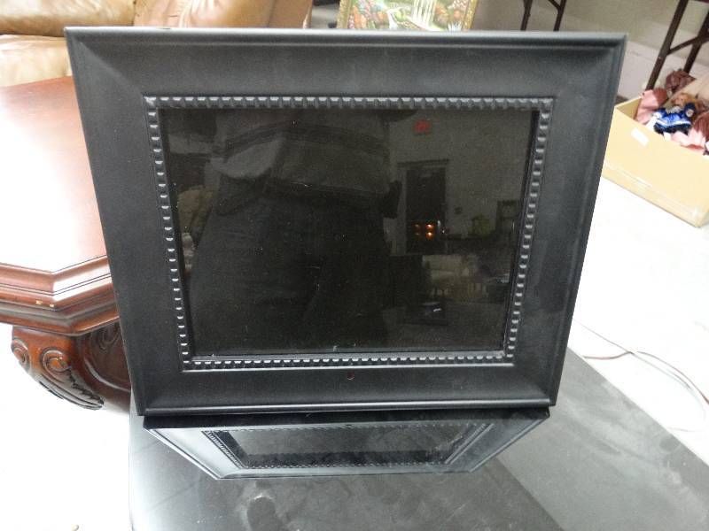 lot 3607 image: Digital Photo Frame.