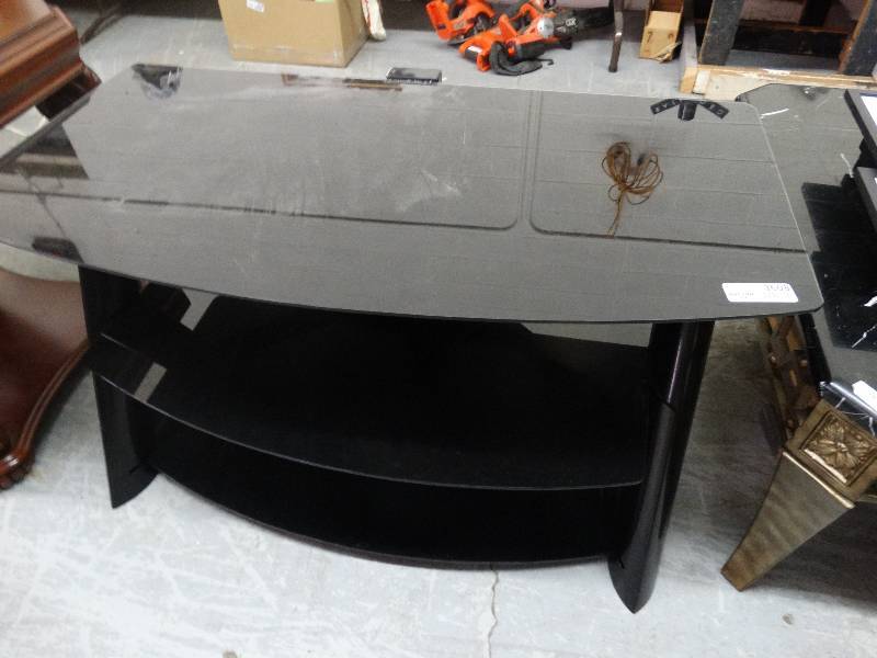 lot 3608 image: Contemporary Style TVMedia Stand.