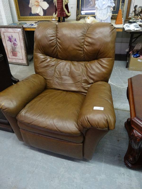 lot 3610 image: Lane Tan RockerRecliner.