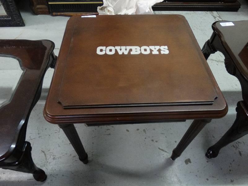 lot 3624 image: Dallas Cowboys Stained Glass End Table WRemovable Cover.