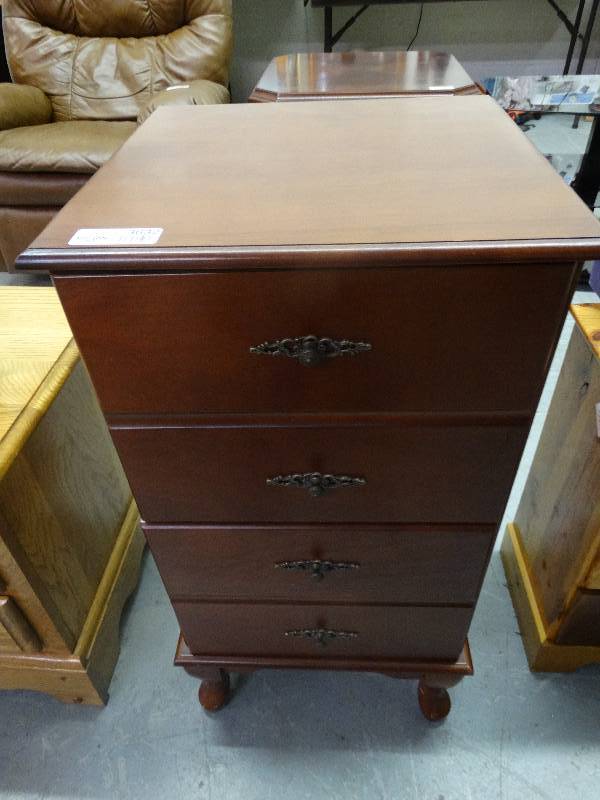 lot 3632 image: 2 Drawer Wood File Cabinet.