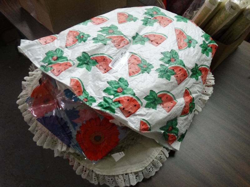 lot 3658 image: Lot of Placemats & Table Linenscovers.