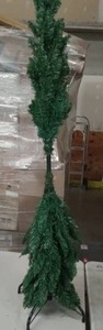 lot 4094 image: Artificial Christmas Tree - 6ft Green Pine with Stand