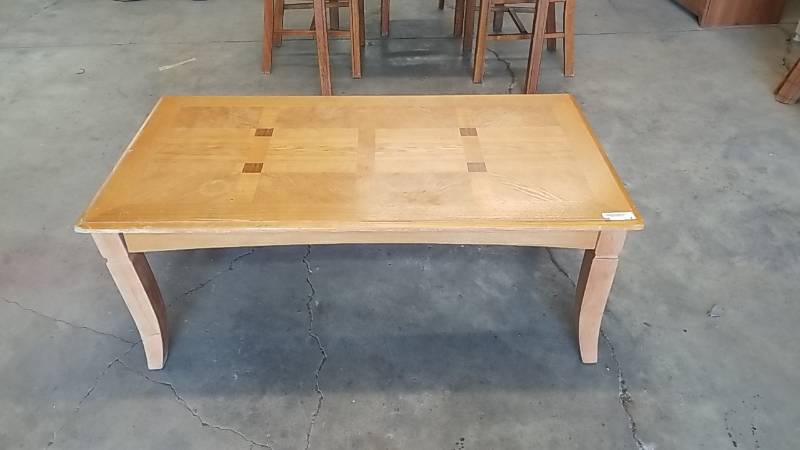 lot 7 image: Coffee Table