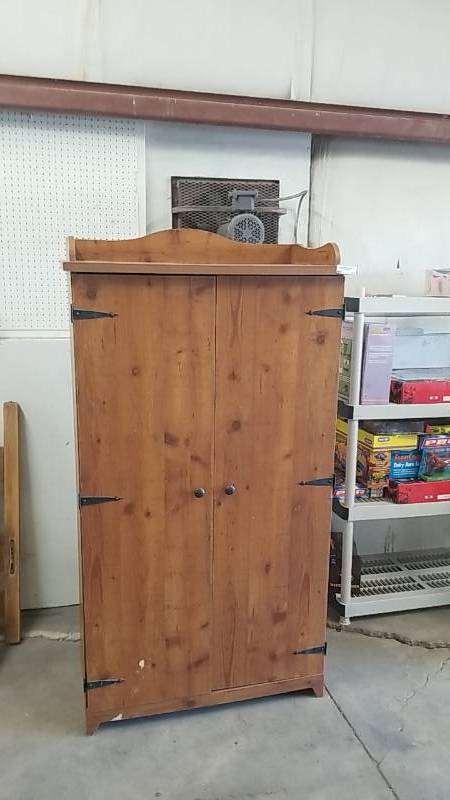 lot 11 image: Cabinet- Use As Pantry or Entertainment