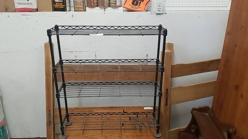 lot 15 image: Metal Shelf