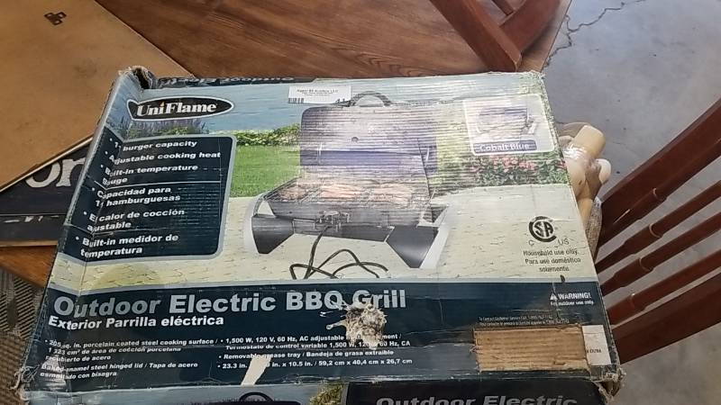 lot 41 image: New Electric  Grill- Portable