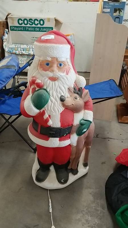 lot 33 image: Plastic Molded Santa With Light- Vintage or Vintage Look