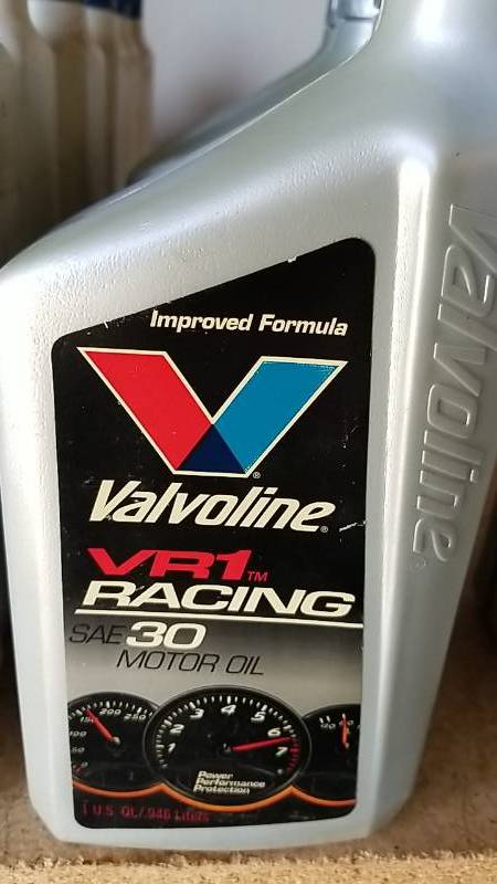 lot 139 image: Valvoline VR 1 Racing SAE30   4 Quarts