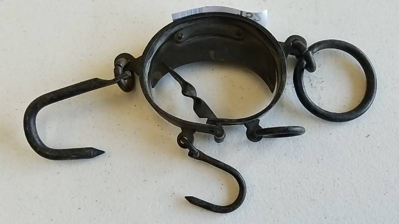 lot 152 image: Metal Hanging Scale