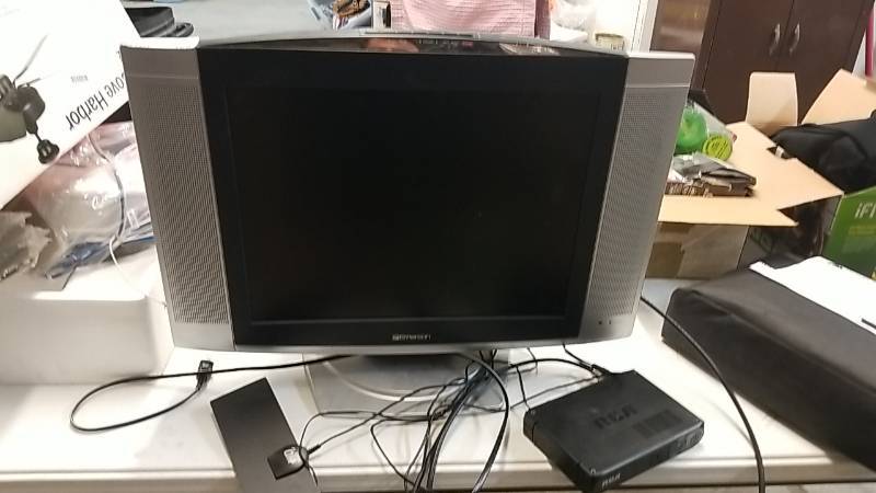 lot 188 image: Emerson Flatscreen With Digital Converter and Antenna- Works  Drop Cable