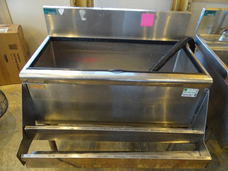 lot 6180 image: Prestige Stainless Ice Well