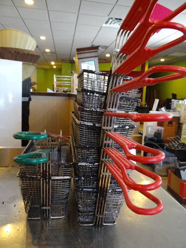 lot 6182 image: Lot of 10 Fry Baskets