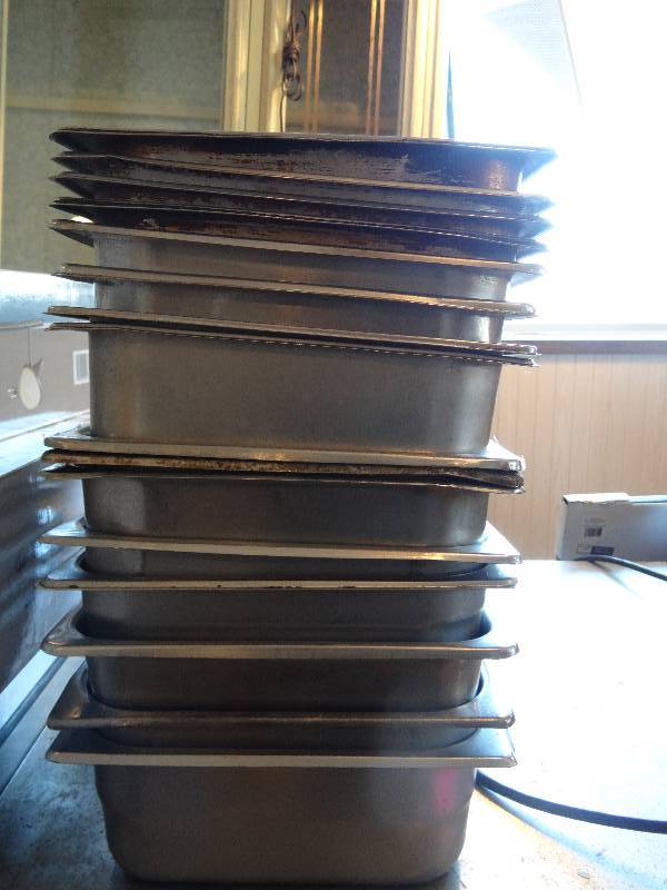 lot 6191 image: Lot of 16 Stainless Prep Pans