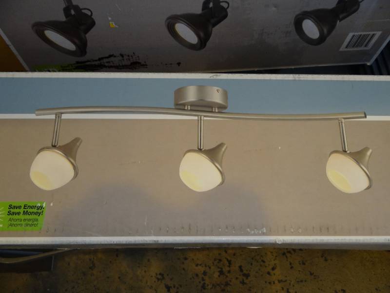lot 6194 image: 3- Light Direction Light Bar, Antique Bronze Finish