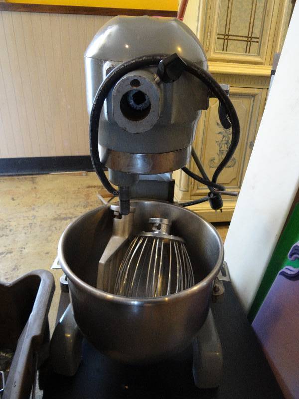 lot 6200 image: Hobart  20 QT Planetary Mixer, Model # A-200 with 2 Attachments