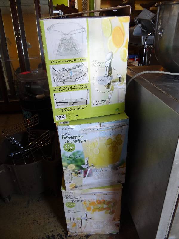 lot 6208 image: Lot of (3) 3.5 Gallon Beverage Dispensers