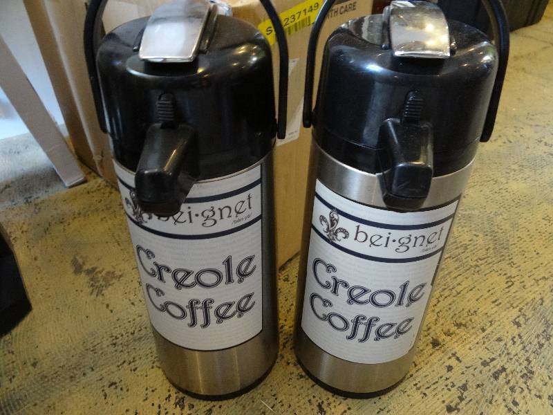 lot 6211 image: Lot of 2 Coffee  Carafe Warmers