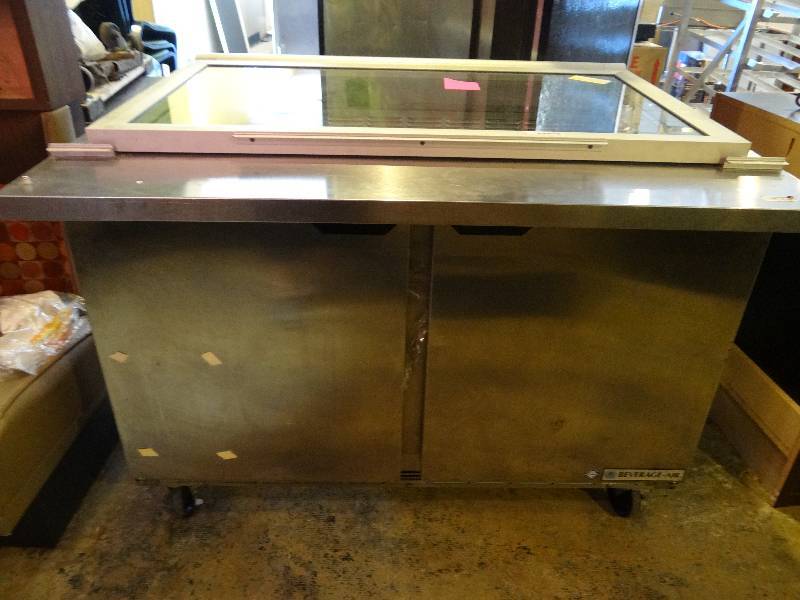 lot 6226 image: Beverage Air 2 Door Bottom Refrrigerator, Model # SPE 48-18M063-MCS