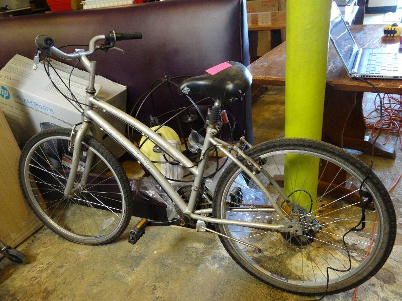 lot 6230 image: Huffy Bike