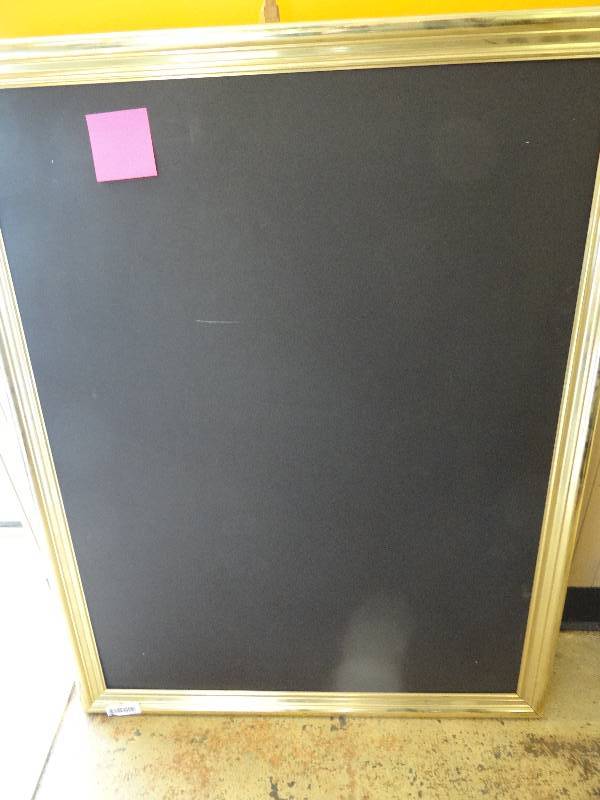 lot 6238 image: Lot of Dcor with Chalk Board