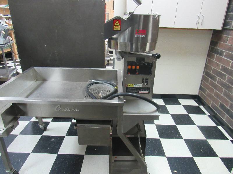 lot 5163 image: Cretors Popper with Oil Pump