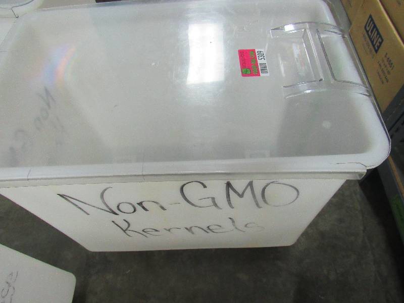 lot 5309 image: Cambro 42.5 Gallon Mobile Ingredient Bin