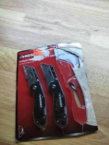lot 2024 image: A 2-PACK FOLDING LOCK-BACK Utility Knife