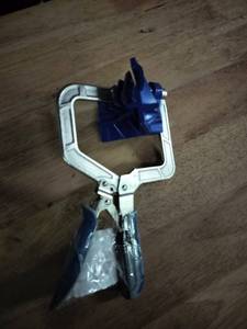 lot 2043 image: Corner Clamp with Automaxx