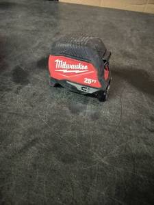 lot 4219 image: Milwaukee 25ft Magnetic Tape Measure 25ft